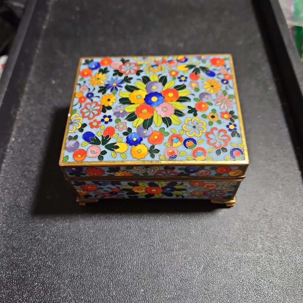 Antique Inaba Nanaho Floral Cloisonne Enamel Trinket Box